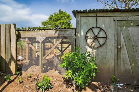 Photo of property in 323 Hunter Road, Eltham, Hawera, 4673