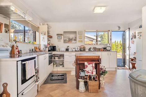 Photo of property in 3/7 Gerald Stokes Avenue, Helensville, 0800