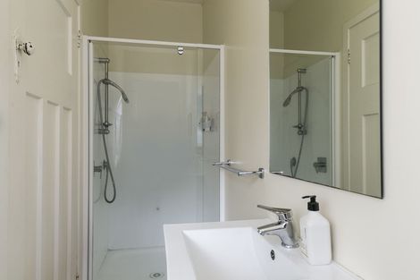 Photo of property in 91 Queens Drive, Lyall Bay, Wellington, 6022