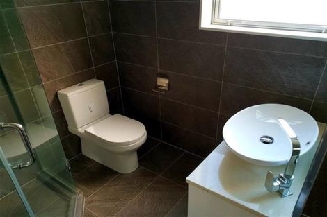 Photo of property in 6a Te Akau Crescent, Bucklands Beach, Auckland, 2012