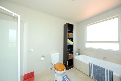 Photo of property in 299 Withells Road, Avonhead, Christchurch, 8042