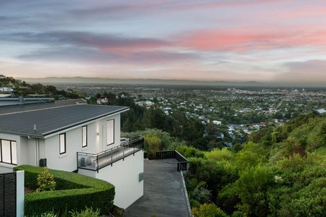 Photo of property in 16 Iles Lane, Cashmere, Christchurch, 8022