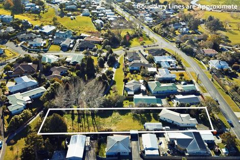 Photo of property in 71 Awaroa Road, Helensville, 0800