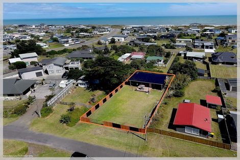 Photo of property in 6 Dustin Street, Foxton Beach, Foxton, 4815