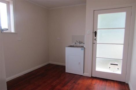 Photo of property in 2/24 Garadice Road, Rothesay Bay, Auckland, 0630