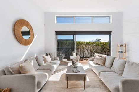 Photo of property in 2 Makura Drive, Papamoa Beach, Papamoa, 3118