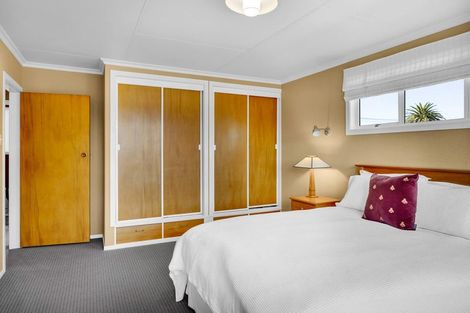 Photo of property in 27 Cameron Street, Hawera, 4610