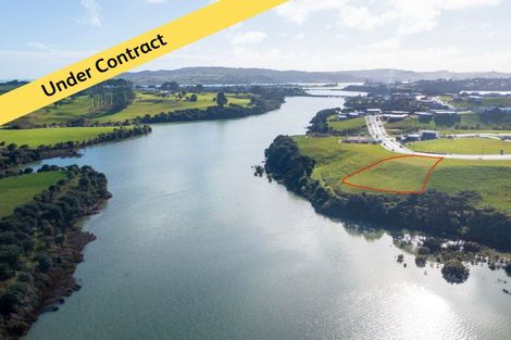 Photo of property in 76 Omahina Street, Raglan, 3225