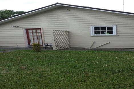 Photo of property in 40 Dundale Avenue, Blockhouse Bay, Auckland, 0600