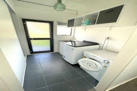 Photo of property in 77 Spence Road, Henderson, Auckland, 0612