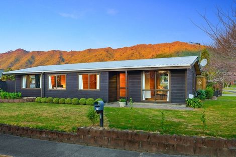 Photo of property in 21 Awanui Drive, Waikanae, 5036