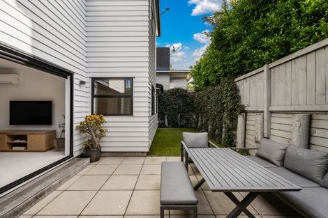 Photo of property in 94a Ireland Road, Mount Wellington, Auckland, 1060