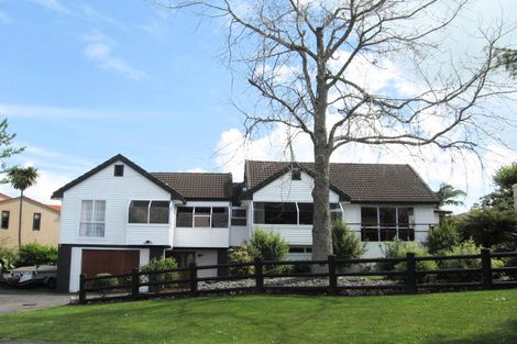 Photo of property in 22 Grand Vue Road, Kawaha Point, Rotorua, 3010