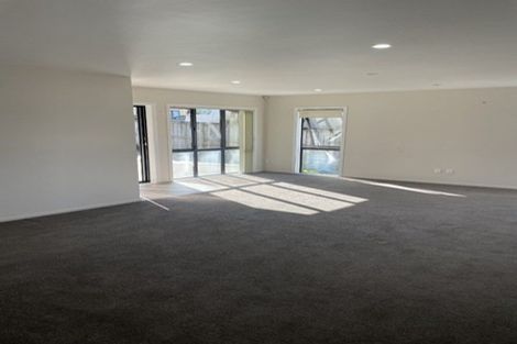 Photo of property in 16 Bangla Place, Massey, Auckland, 0614