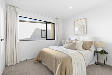 Photo of property in 2a Mcquoid Place, Glenfield, Auckland, 0629