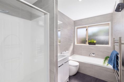 Photo of property in 19 Blighs Road, Strowan, Christchurch, 8052