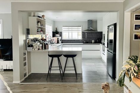 Photo of property in 27 Westpark Drive, West Harbour, Auckland, 0618