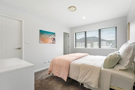 Photo of property in 1 Crompton Place, Orewa, 0931