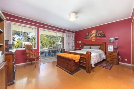 Photo of property in 74 Millbrook Road, Henderson, Auckland, 0612