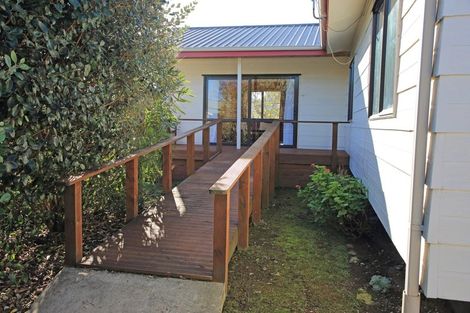 Photo of property in 20 Burns Street, Dannevirke, 4930