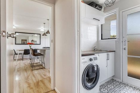 Photo of property in 46 Lavelle Road, Henderson, Auckland, 0612