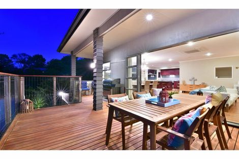 Photo of property in 92b Scott Road, Stanmore Bay, Whangaparaoa, 0932