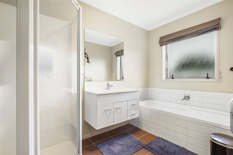 Photo of property in 6 Holly Place, Rototuna North, Hamilton, 3210