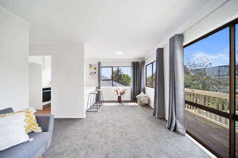 Photo of property in 1/10 Sunnyside Road, Sunnyvale, Auckland, 0612