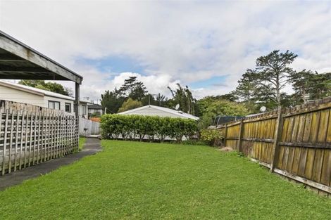 Photo of property in 1/95 Hobsonville Road, West Harbour, Auckland, 0618