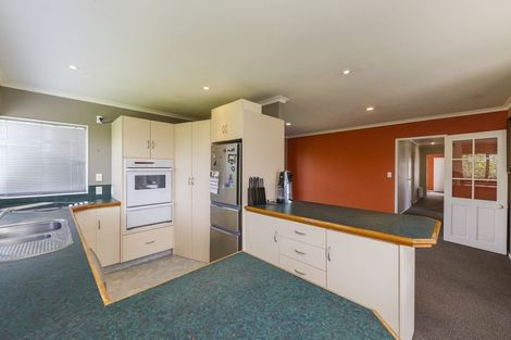 Photo of property in 23 Greenwood Place, Fitzherbert, Palmerston North, 4410