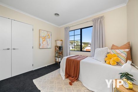Photo of property in 13 Kilkelly Close, Tawa, Wellington, 5028