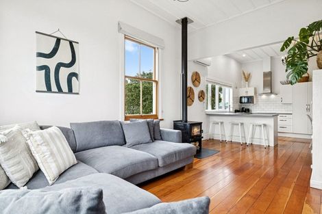 Photo of property in 2/93 Harris Street, Pukekohe, 2120