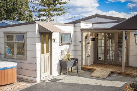 Photo of property in 24 Pukeko Place, Westshore, Napier, 4110