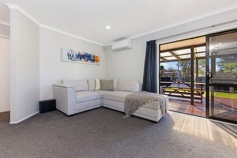 Photo of property in 77 Hamilton Drive, Waiuku, 2123