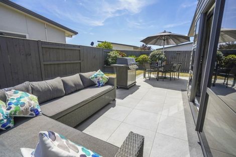 Photo of property in 59 Rosalie Terrace, Kelvin Grove, Palmerston North, 4414