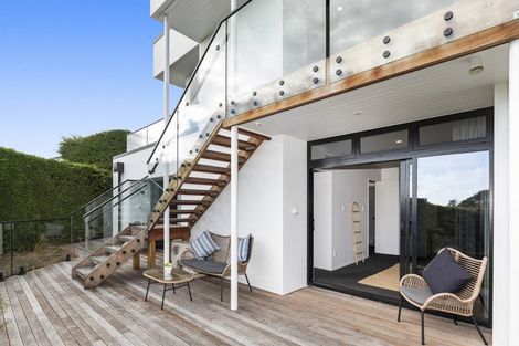 Photo of property in 2/11 Belleview Terrace, Mount Pleasant, Christchurch, 8081