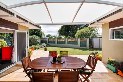 Photo of property in 23 Chilton Grove, Hokowhitu, Palmerston North, 4410