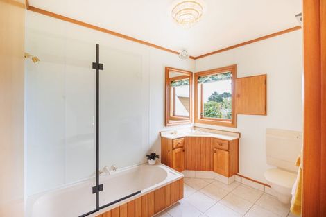 Photo of property in 96 Clifton Terrace, Fitzherbert, Palmerston North, 4410