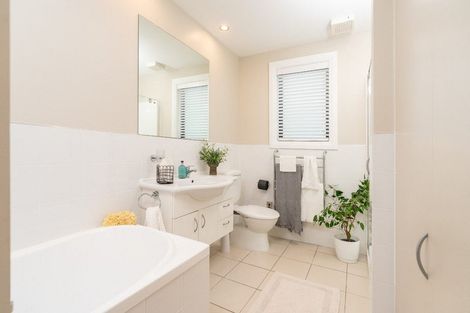 Photo of property in 40f Agra Crescent, Khandallah, Wellington, 6035