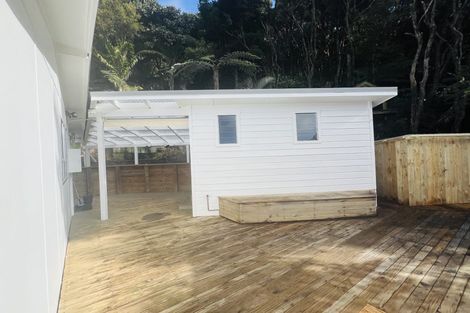 Photo of property in 35 Miro Road, Palm Beach, Waiheke Island, 1081