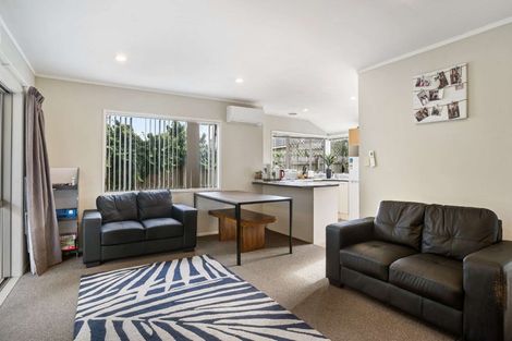 Photo of property in 25a Sikkim Crescent, Clover Park, Auckland, 2019
