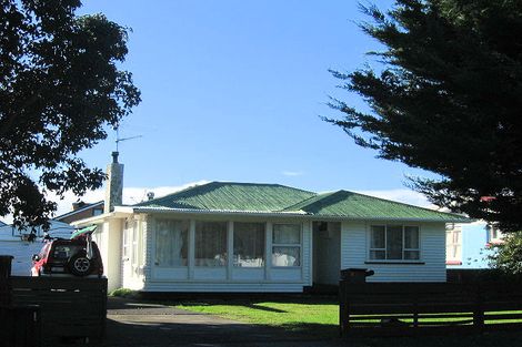 Photo of property in 7 Winton Street, Paraparaumu Beach, Paraparaumu, 5032