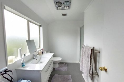 Photo of property in 47 Broadfield Street, Massey, Auckland, 0614