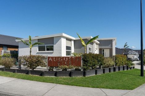 Photo of property in 27 Kayelene Place, Omokoroa, 3114