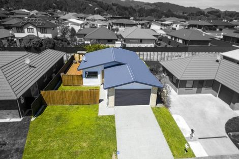 Photo of property in 5 Sunstone Crescent, Brown Owl, Upper Hutt, 5018