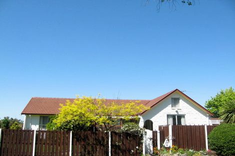 Photo of property in 92 Lowry Avenue, Redwood, Christchurch, 8051