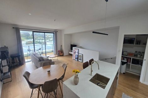 Photo of property in 52 Tiketike Way, Brooklyn, Wellington, 6021