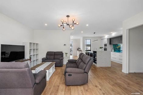 Photo of property in 24 Stephen Avenue, Henderson, Auckland, 0610