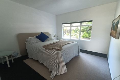 Photo of property in 277 Queens Drive, Lyall Bay, Wellington, 6022