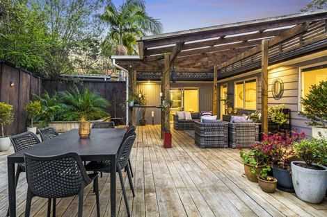 Photo of property in 13 Stallard Place, Glen Eden, Auckland, 0602